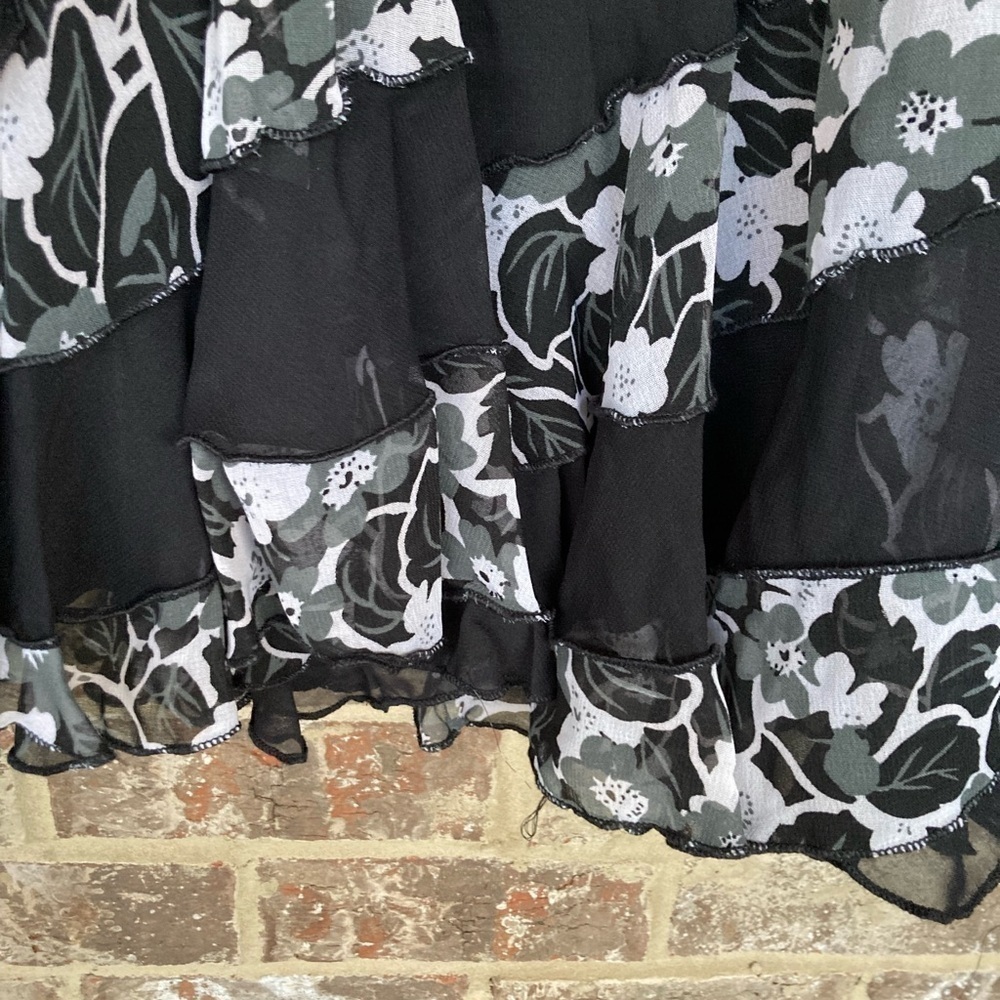 Black & White Floral Maxi Skirt Sz M Whimsy Gothic Flowy Gypsy Fairy NWT - Picture 4 of 13